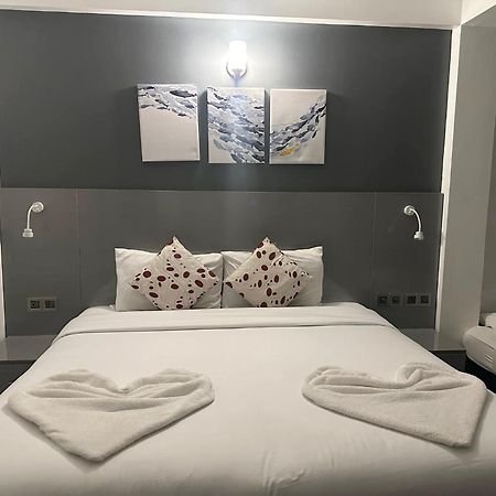 The G Ten Holiday Inn هولهومالي المظهر الخارجي الصورة