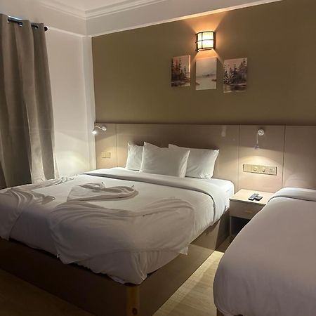 The G Ten Holiday Inn هولهومالي المظهر الخارجي الصورة