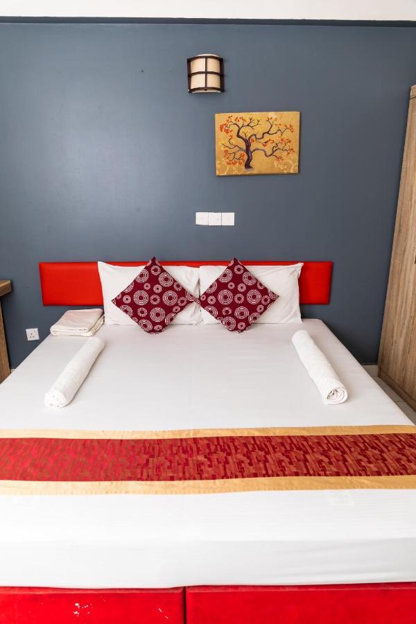 The G Ten Holiday Inn هولهومالي المظهر الخارجي الصورة