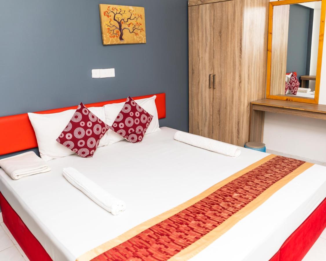 The G Ten Holiday Inn هولهومالي المظهر الخارجي الصورة
